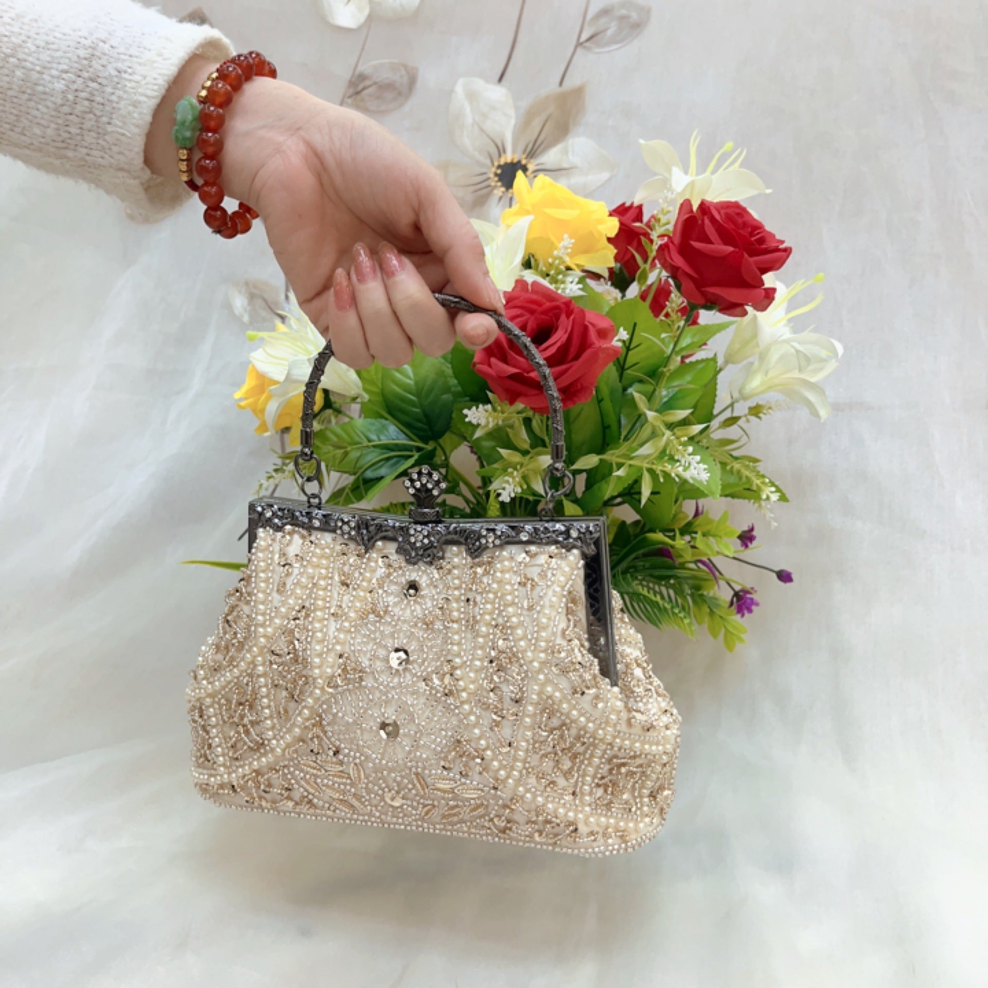 Beaded handbag with 120cm chain strap for everyday wear