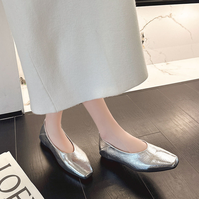 Square-toe slip-on loafers with anti-slip sole – comfortable commuter flats for everyday wear
