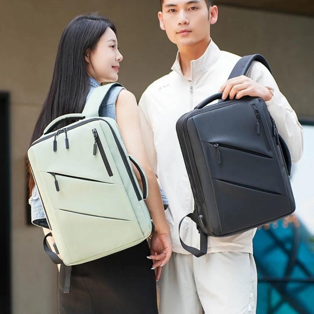 Large-capacity student backpack with laptop storage and cushioned straps