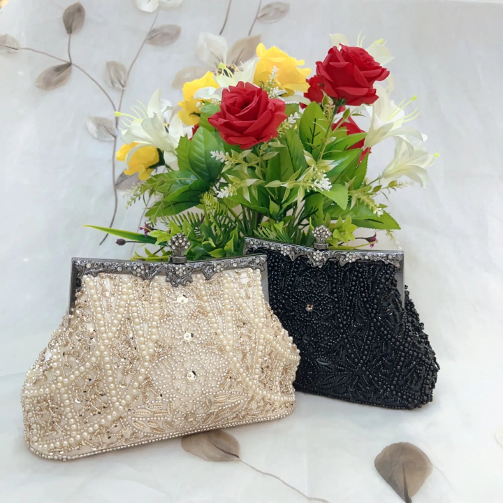 Beaded handbag with 120cm chain strap for everyday wear