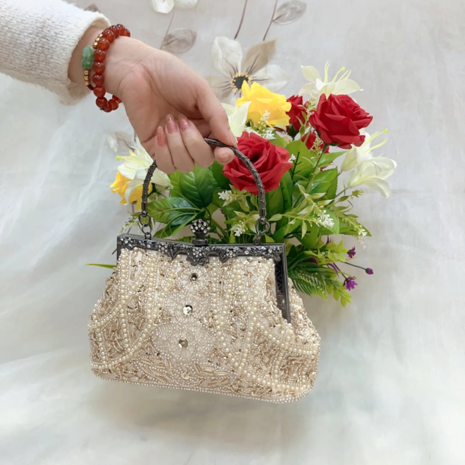 Beaded handbag with 120cm chain strap for everyday wear