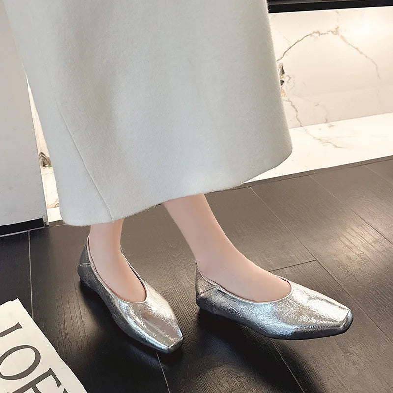 Square-toe slip-on loafers with anti-slip sole – comfortable commuter flats for everyday wear