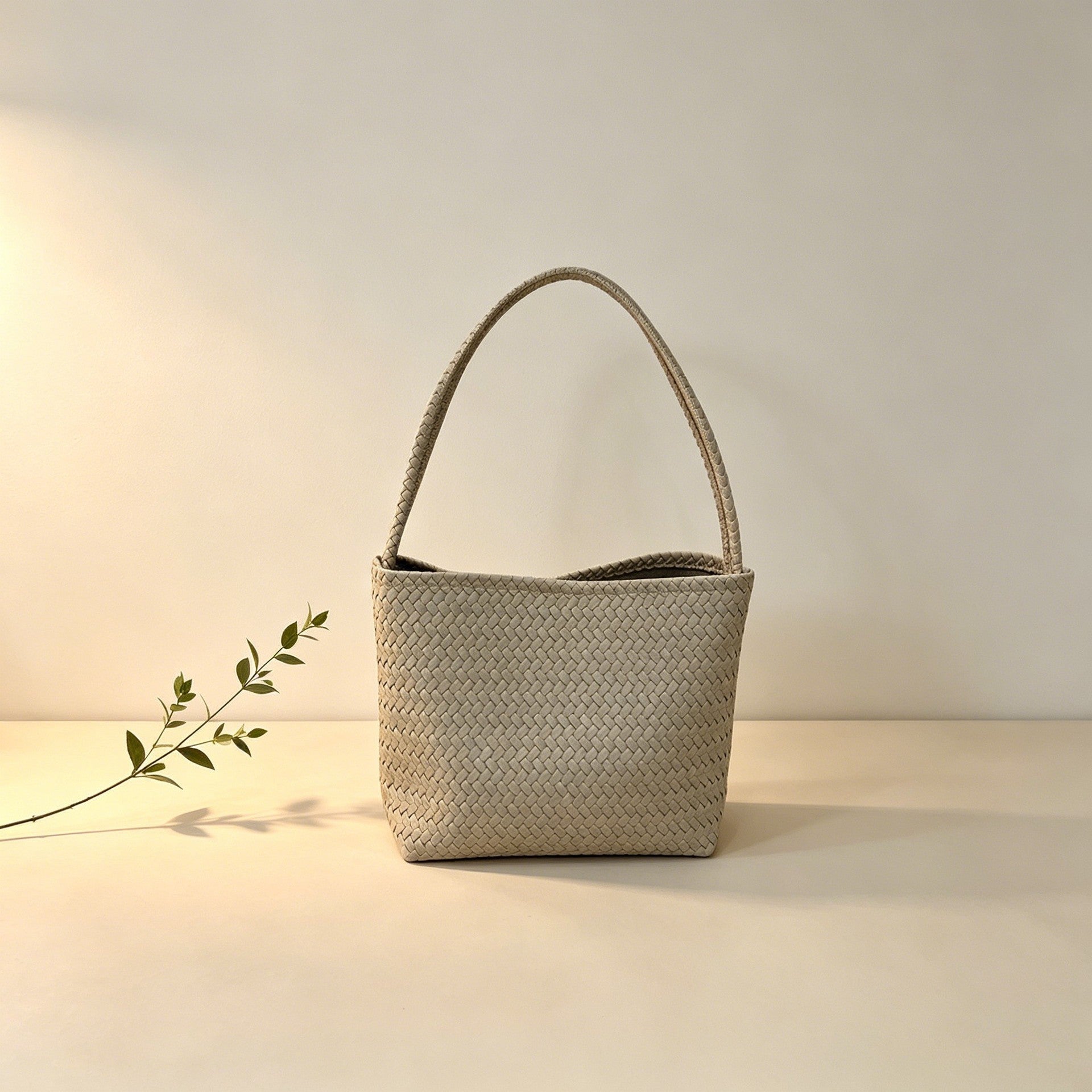 Woven-pattern bucket bag with double straps for everyday wear